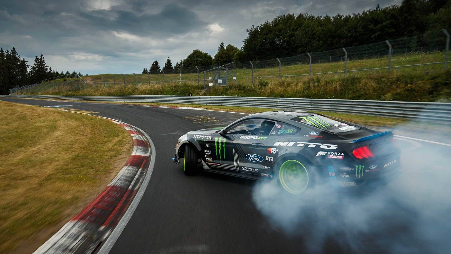 Ford Mustang RTR com 900 cv “drift in Nurburgring”