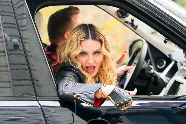 Os carros que a Madonna quer estacionar em Santos