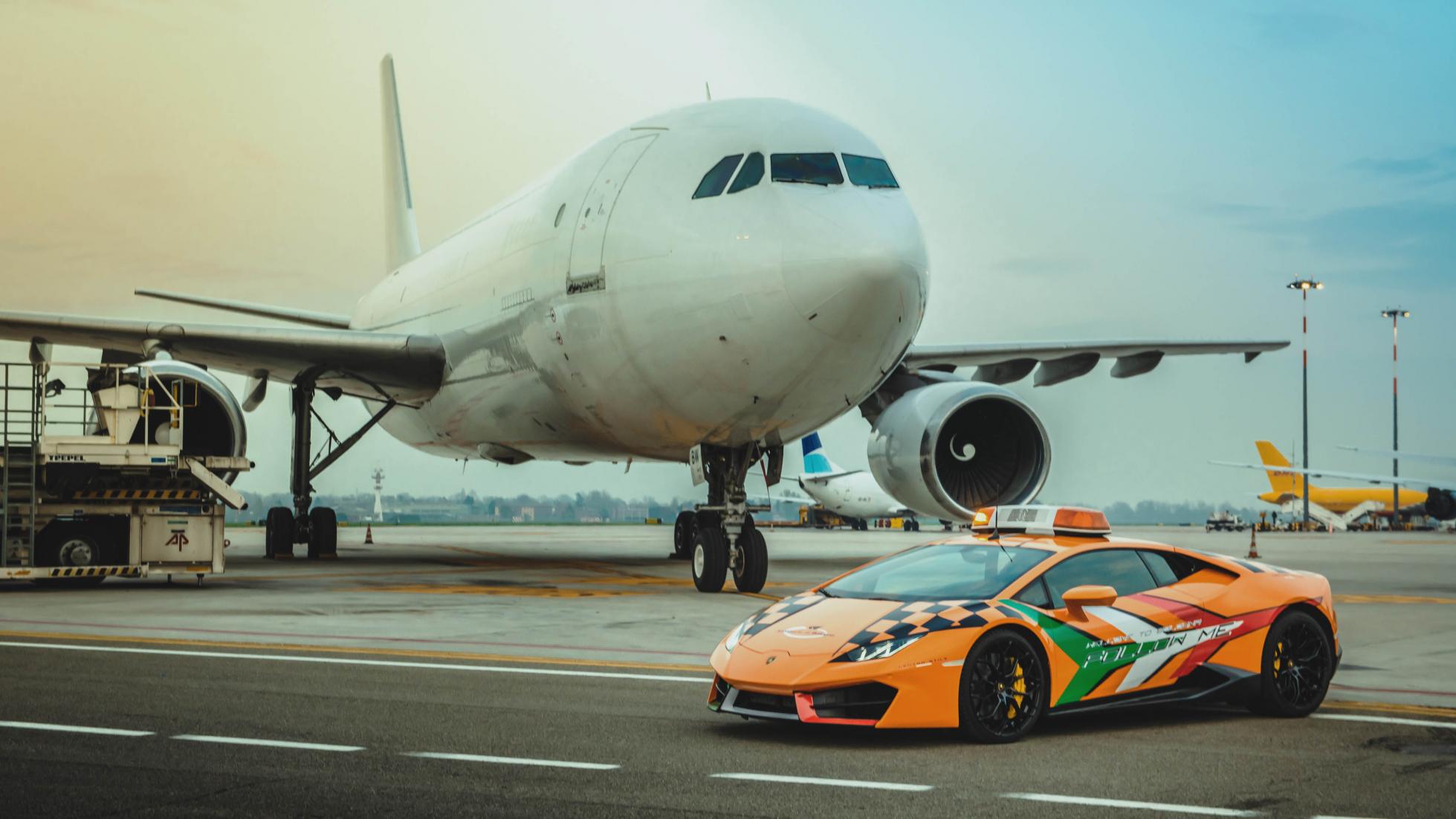 Um Lamborghini ao serviço do aeroporto – Motorguia