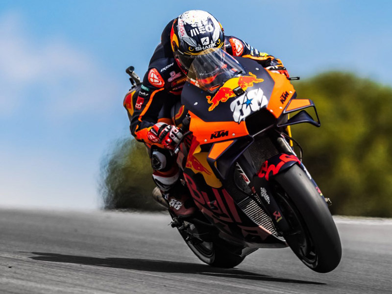 Visão  Miguel Oliveira, o campeão das motos que não tem carta de moto