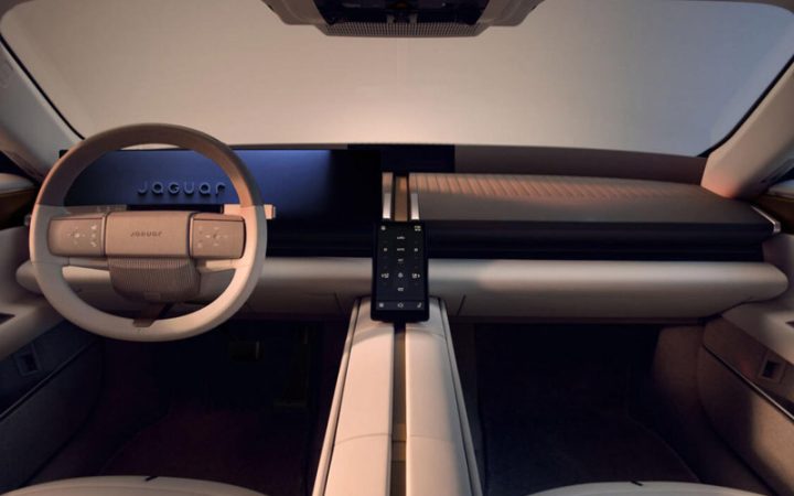 Jaguar mostra o interior do novo Type 01