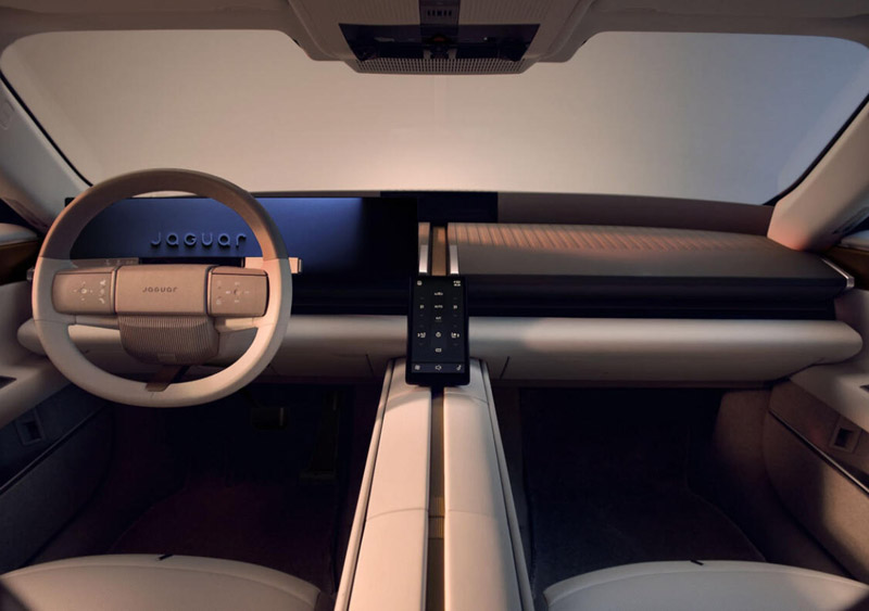 Jaguar mostra o interior do novo Type 01